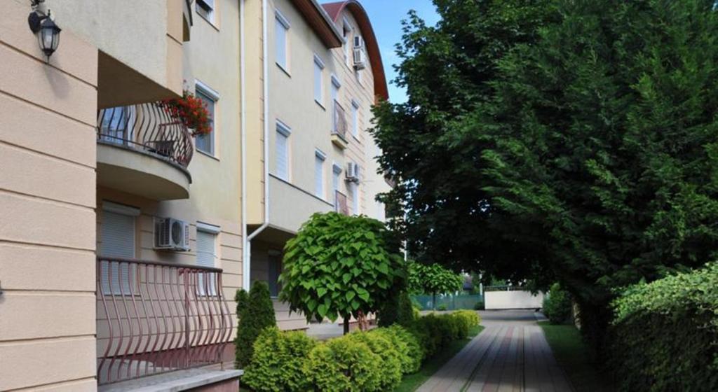 Lux Apartmanok Hajdúszoboszló Habitación foto
